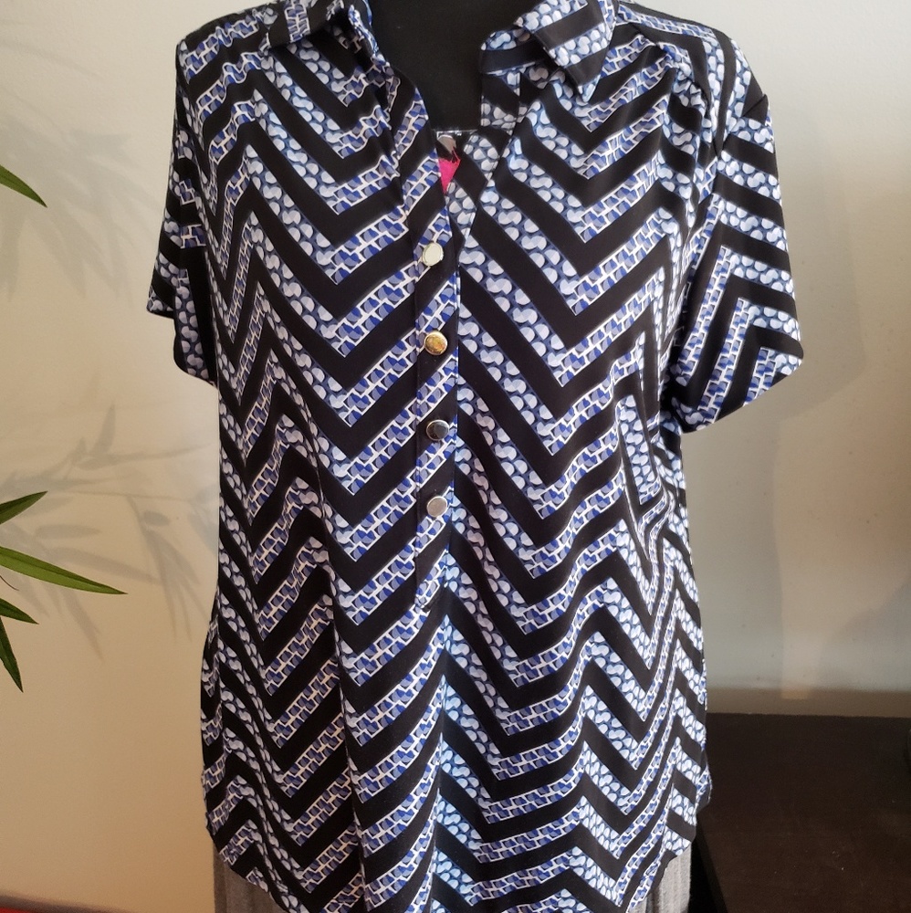 Go all Geo on them in this Alfani blouse!
